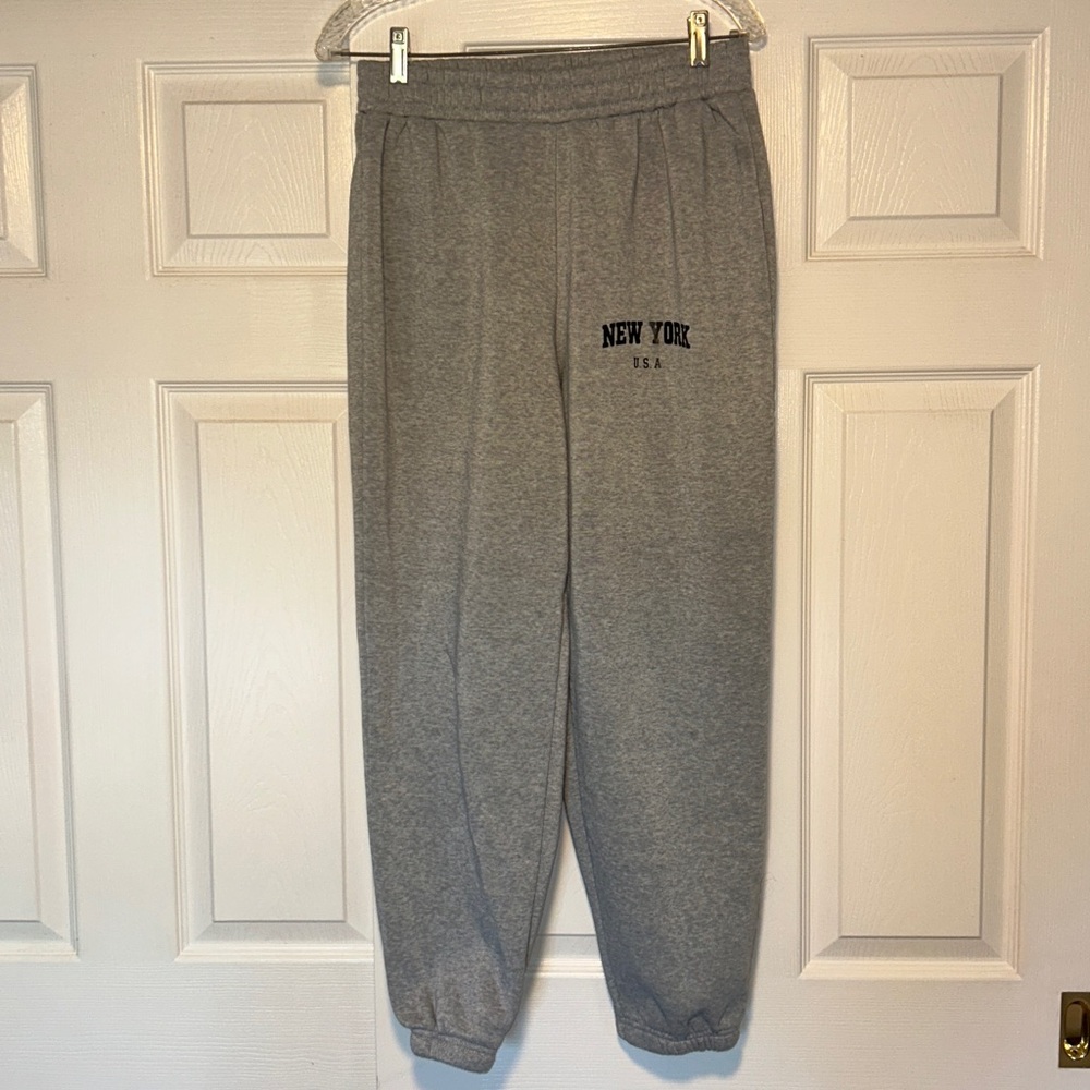 Shein sweatpant/joggers, elastic waist & bottom, New York graphic - size L